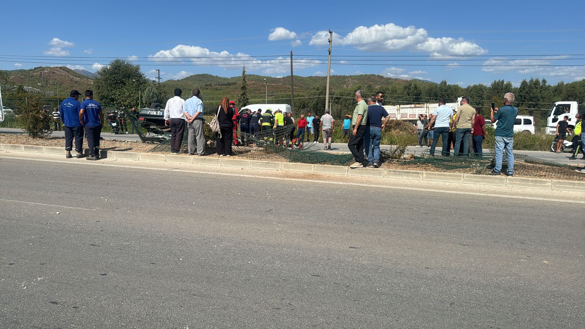 Seydikemer’de Otomobil Takla Attı, 2 Yaralı (3)