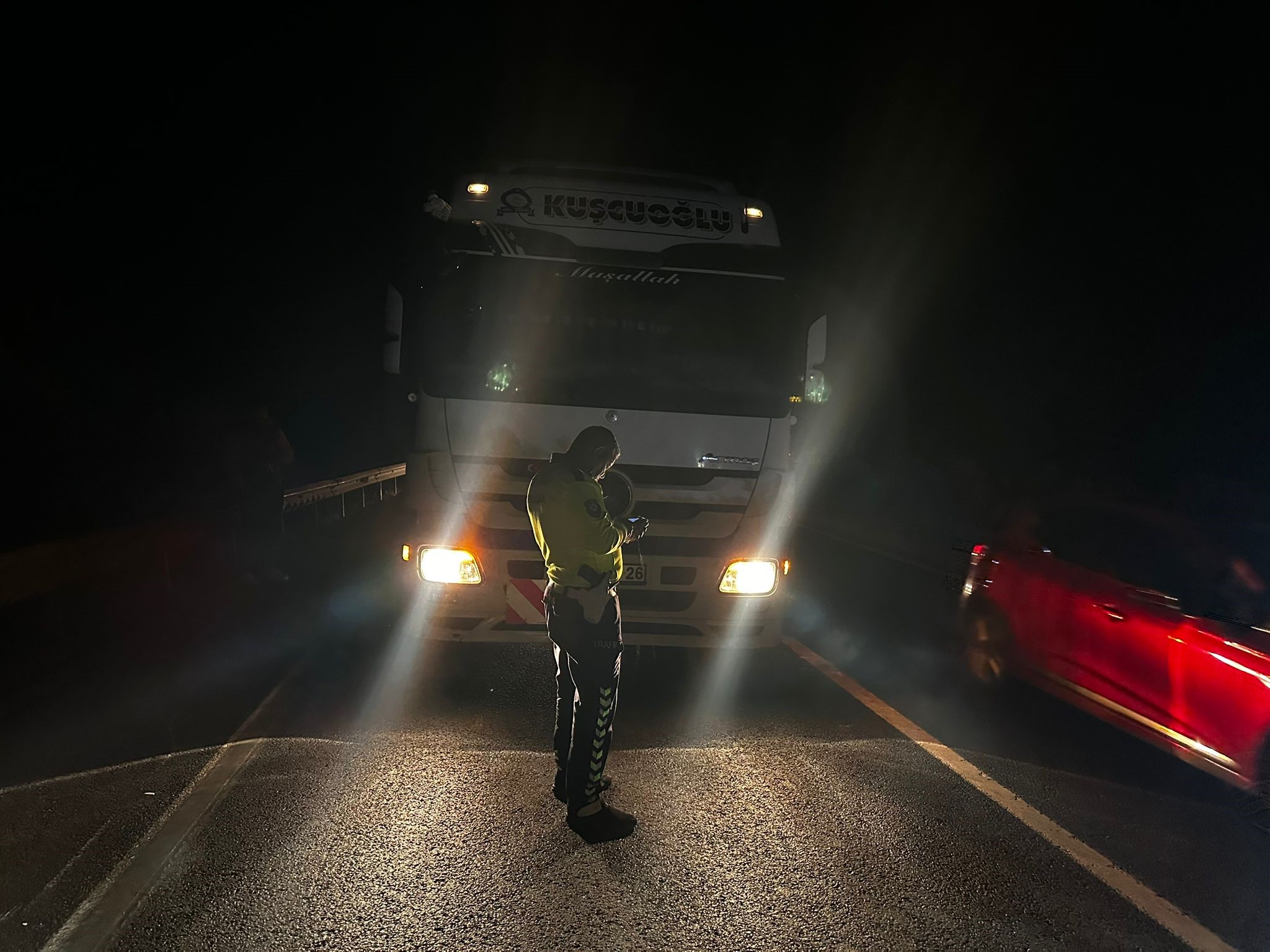 Tır Şoförünün Dikkati Kazanın Büyümesini Önledi (1)