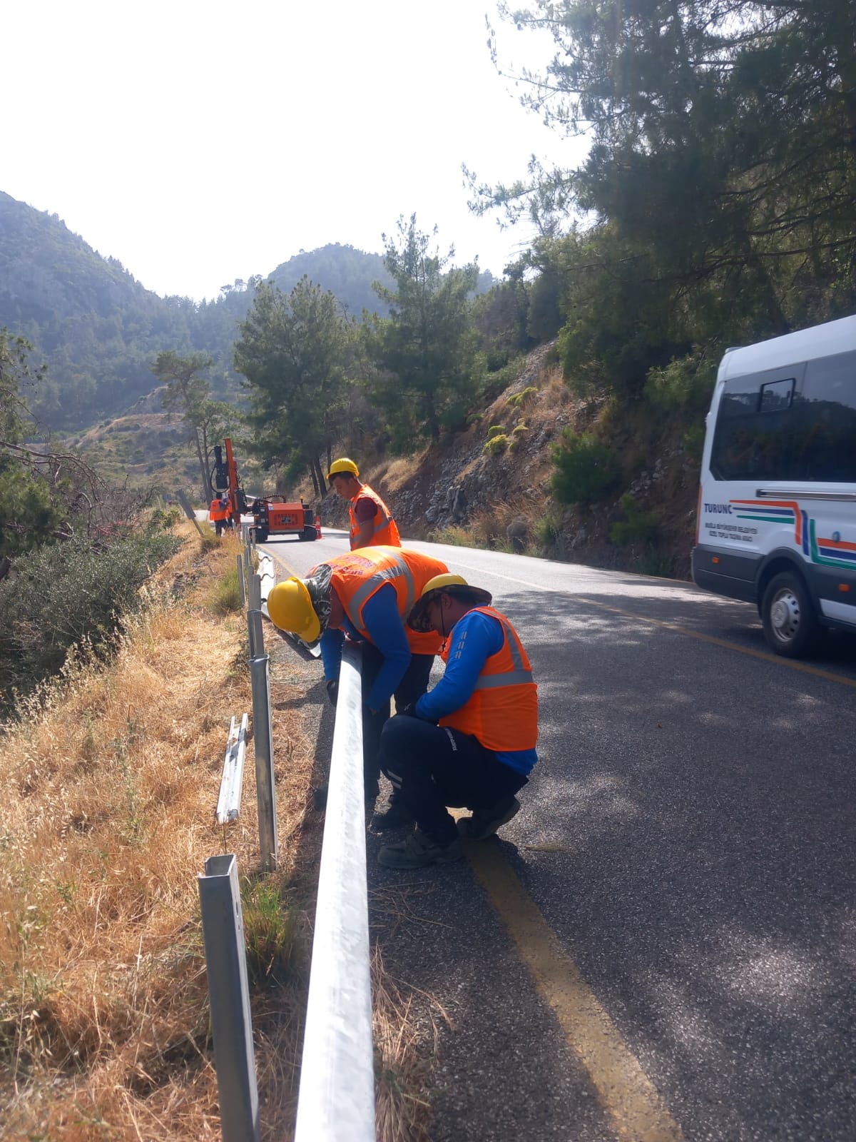 Büyükşehir ‘Güvenli Yollar’ İle Ulaşımı Kolaylaştırıyor (2)