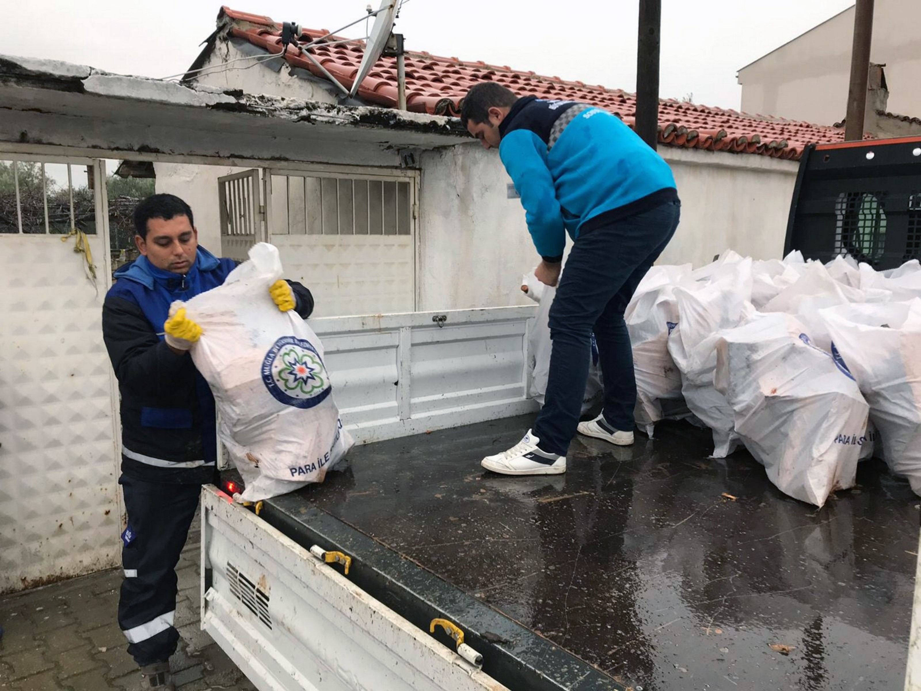 Büyükşehirden Mezarlıklarda Temizlik (2)