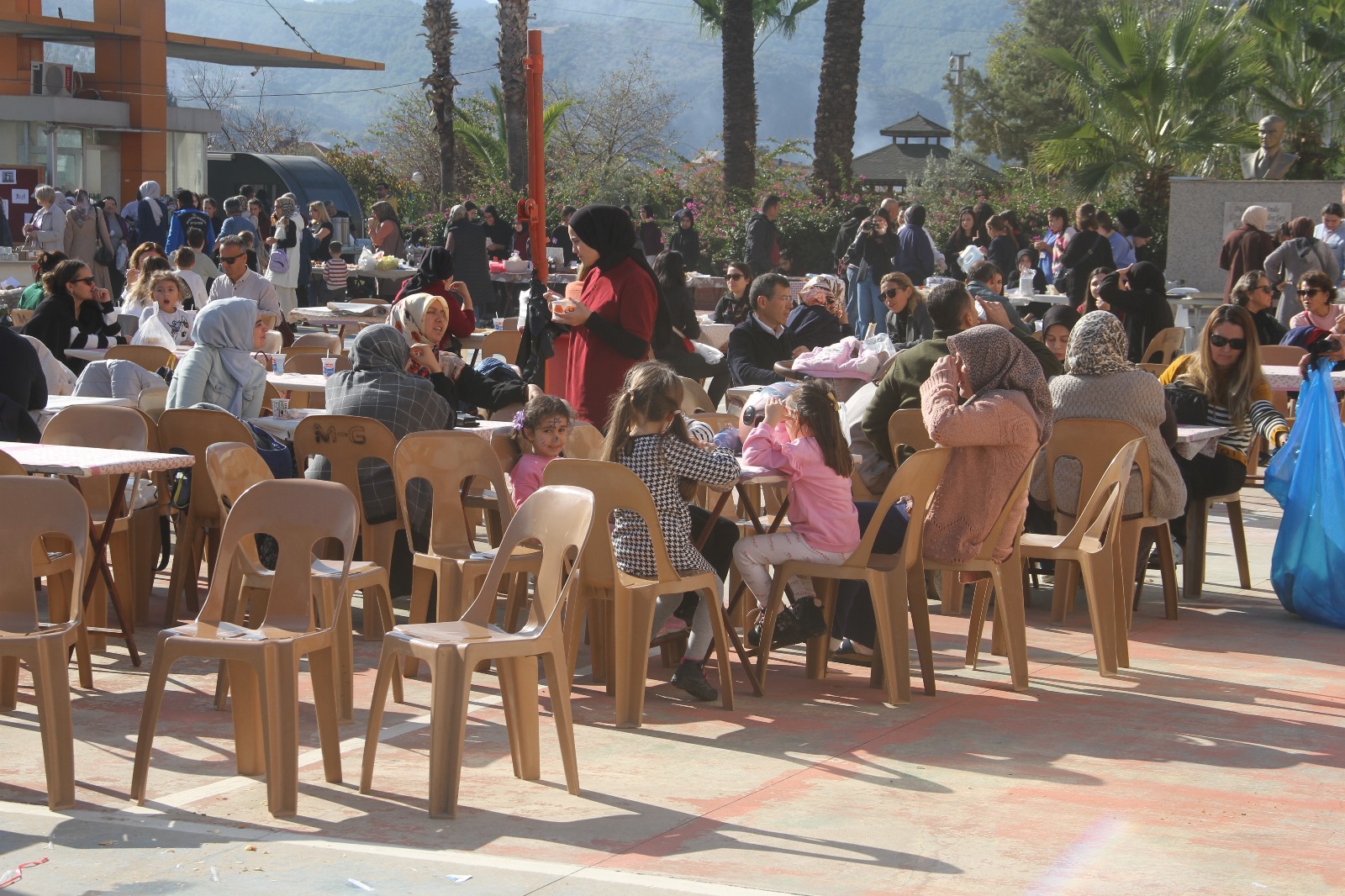 Fethiye Şehit Sümer Deniz Kız İmam Hatip Lisesi’nde Kermes Düzenlendi (2)