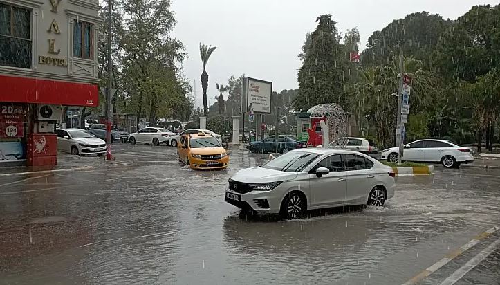 Fethiye'de Beklenen Yağış Geldi (2)