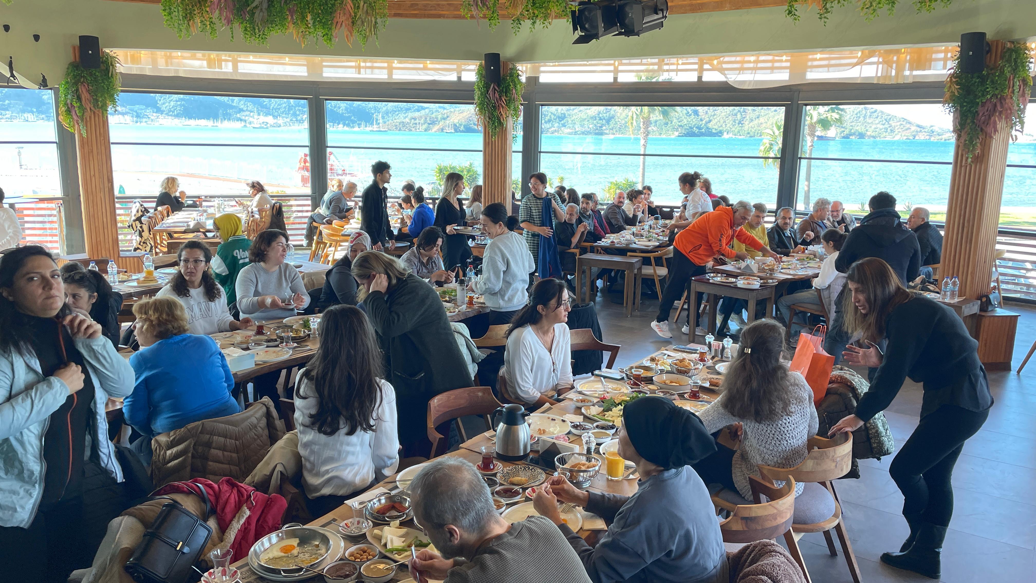 Fethiye’de Hayal Kahvesi’nde Kahvaltı Keyfi Yoğun İlgi Görüyor (6)