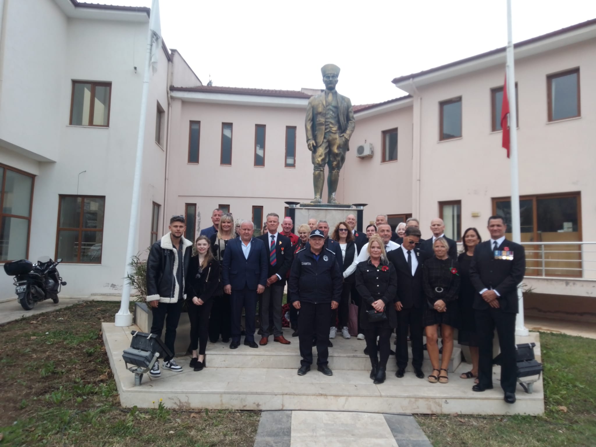 Fethiye’deki İngilizler Atatürk’ü Törenle Andı (2)