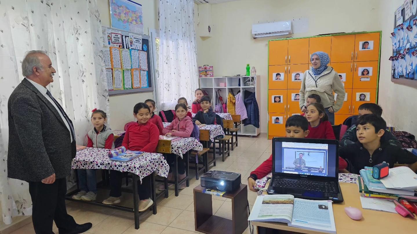 Müdür Şumur’dan Öğrencilere Ziyaret (1)