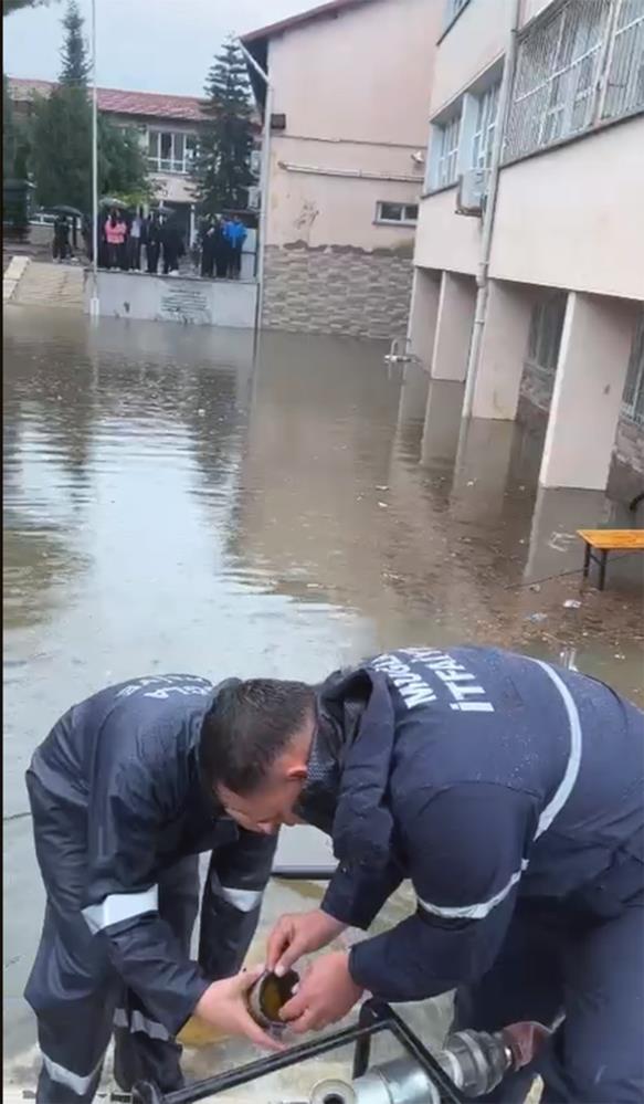 Ortaca’da Şiddetli Yağış Su Baskınlarına Neden Oldu 1