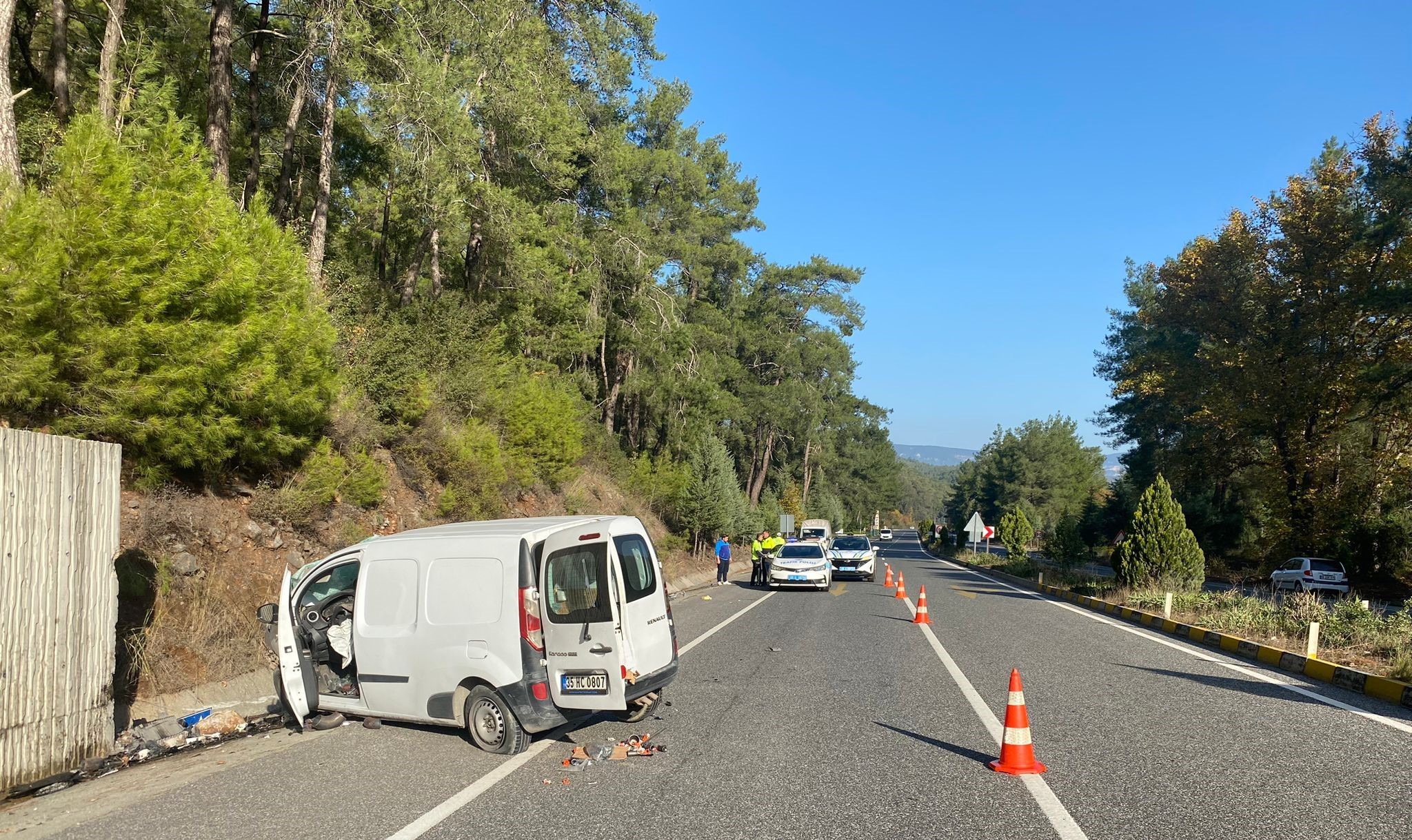 Trafik Kazasında 2 Çocuk Hayatını Kaybetti (3)