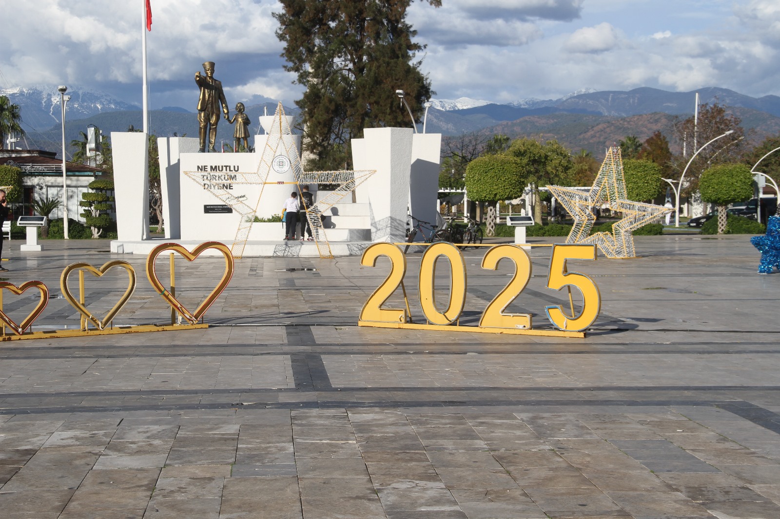 Beşkaza Meydanı Yılbaşına Hazır 9