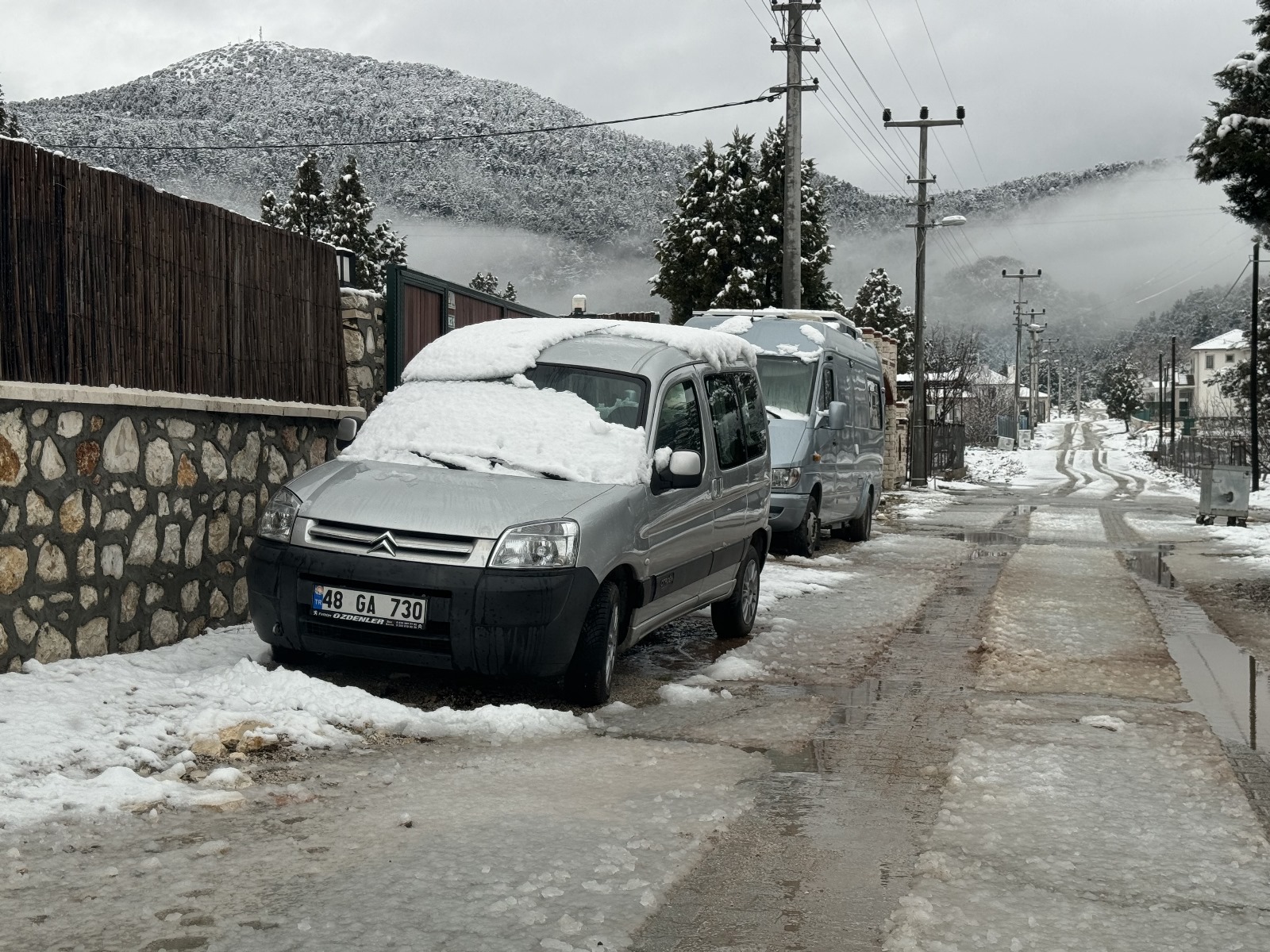 Yaylalara Kar Yağdıkça Vatandaşlar Sevindi (18)