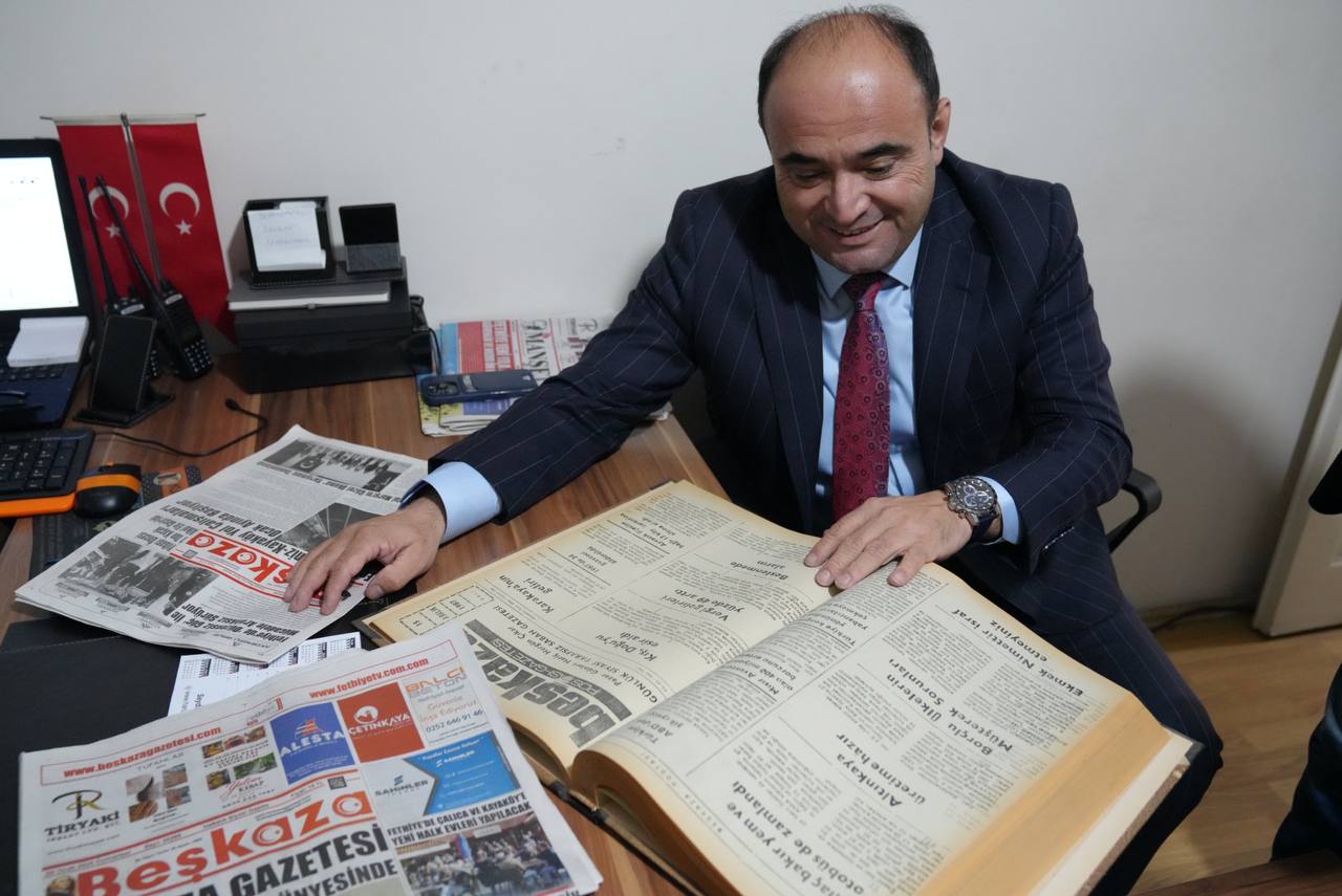 Başkan Akdenizli, Beşkaza Gazetesi’ni İnceledi (13)