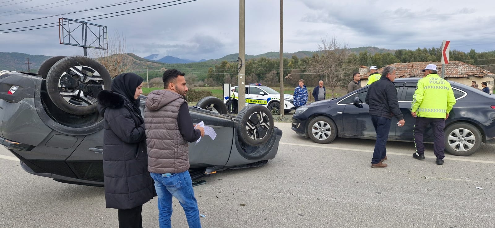 Seydikemer’de Kaza İki Araç Takla Attı (5)