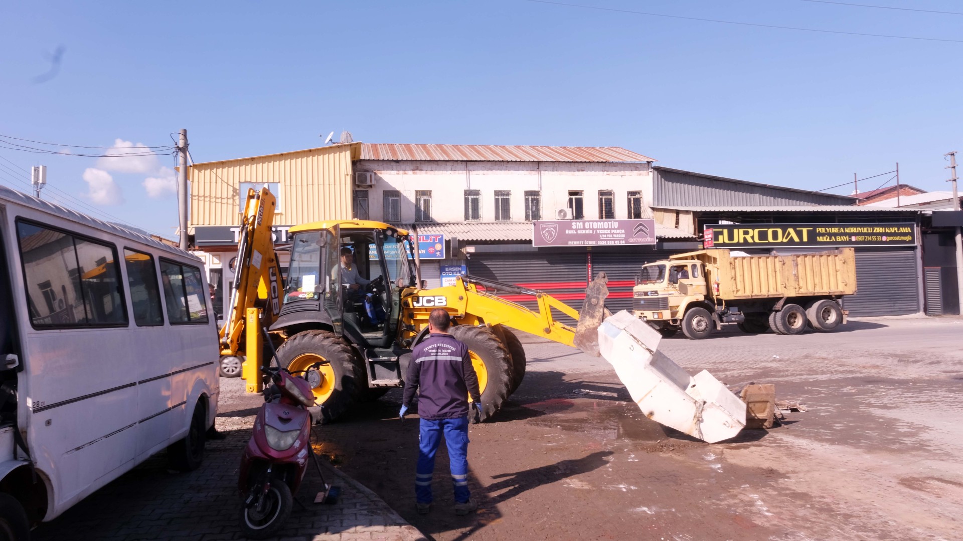 Belediye Ekipleri Sanayi Sitesinde Temizlik Çalışması Yaptı (6)