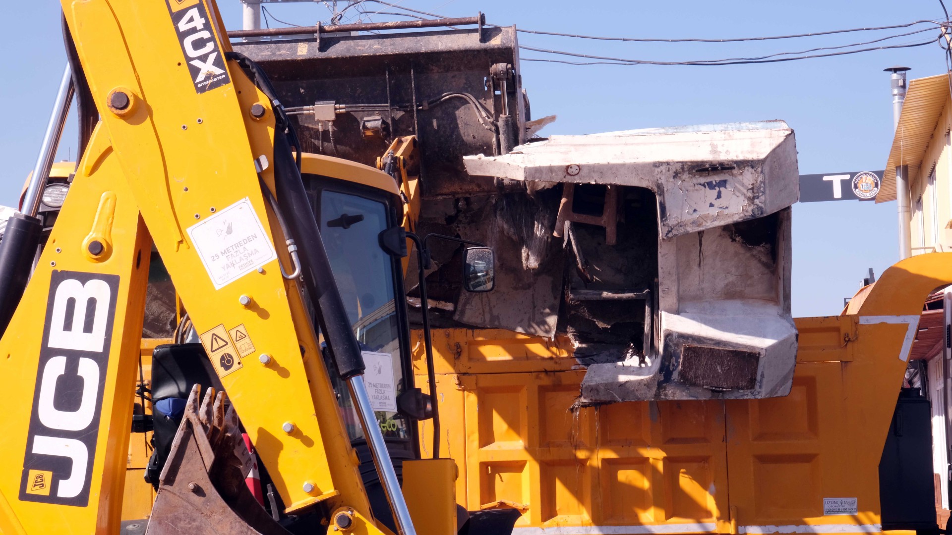 Belediye Ekipleri Sanayi Sitesinde Temizlik Çalışması Yaptı (7)