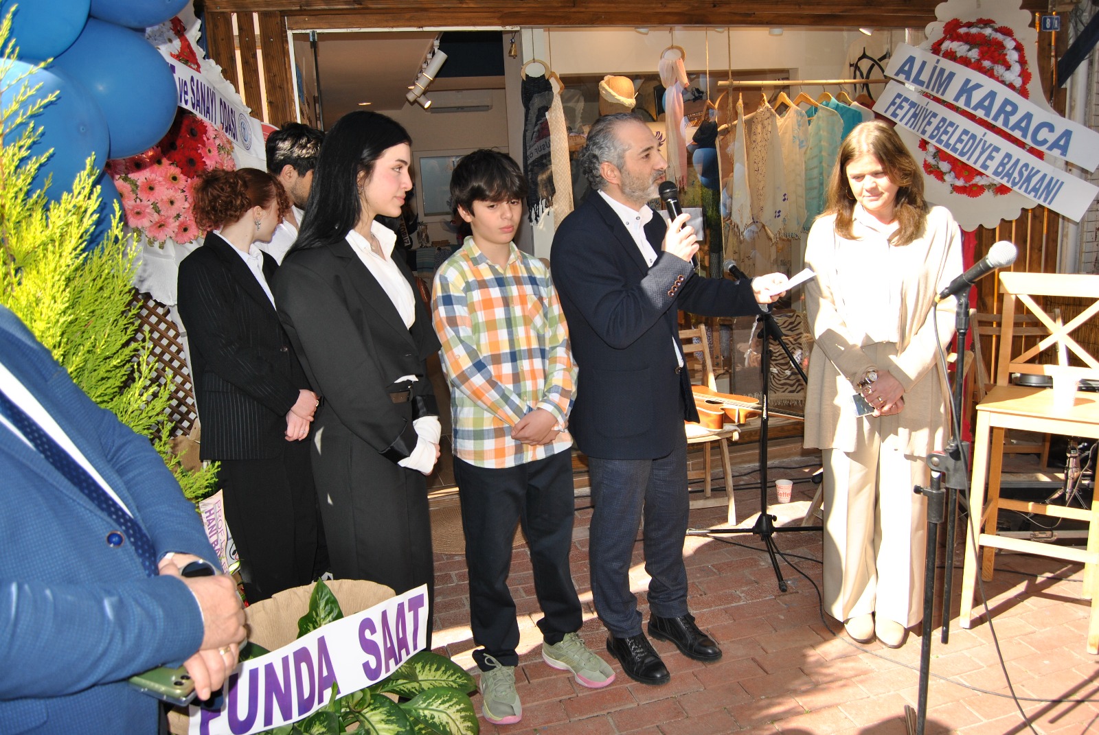 Emel's Weawing Art'ın Açılışına Yoğun Katılım Oldu (13)