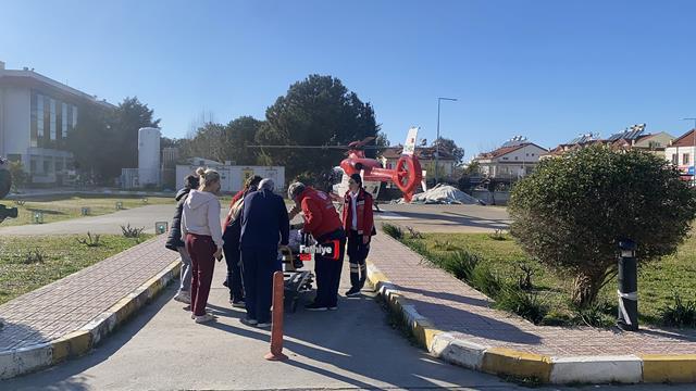 Fethiye’de Araç Yangını; 5 Yaşındaki Çocuk Ağır Yaralandı (3) (Copy)