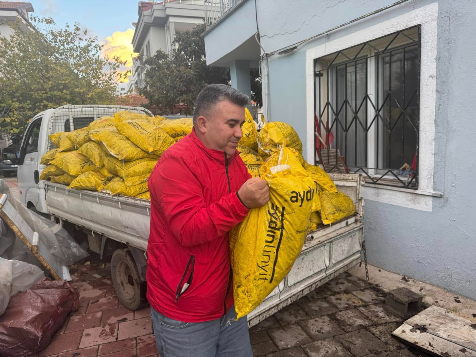 Fethiye’nin Hayırsever Esnafı Bekir Kaya, Ramazan Öncesi Yardımlara Devam Ediyor (2)