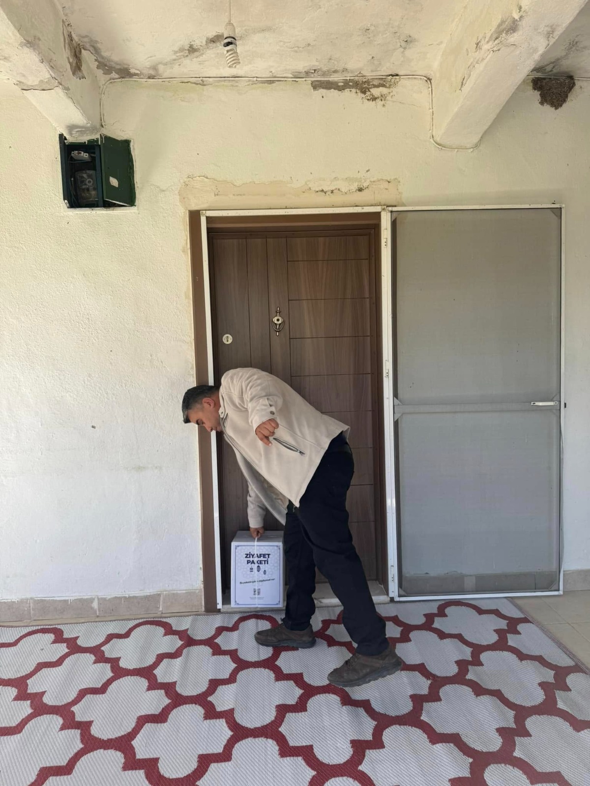 Fethiye’nin Hayırsever Esnafı Bekir Kaya, Ramazan Öncesi Yardımlara Devam Ediyor (6)