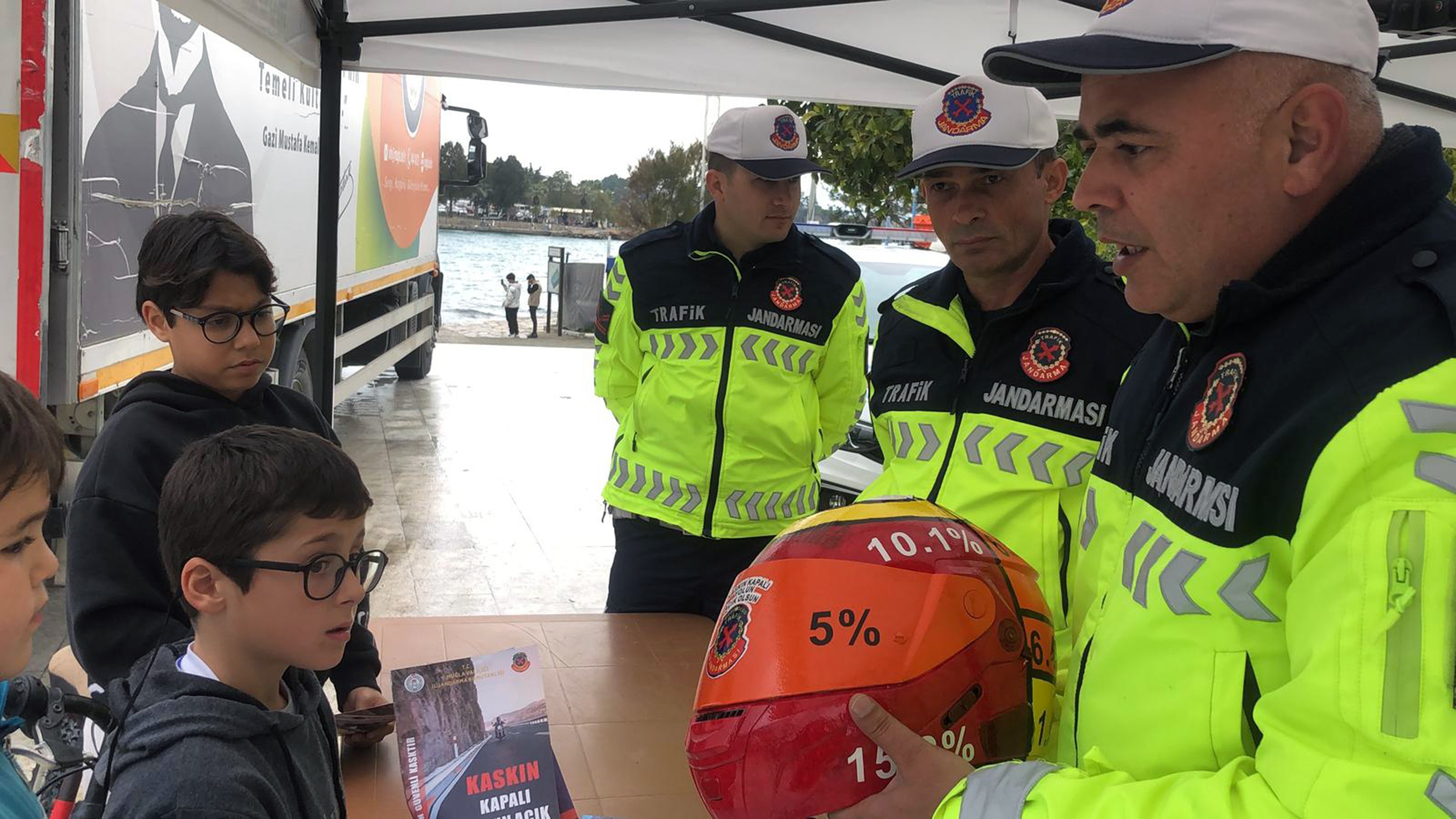 Jandarmadan ‘Güvenli Kask’ Bilgilendirmesi (2)