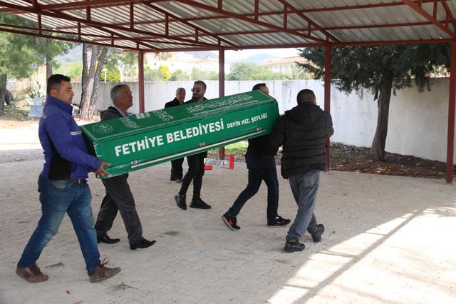 19 Yıl Sonra Aydınlatılan Cinayetin Kurbanı Son Yolculuğuna Uğurlandı (4) (Copy)