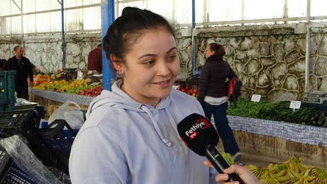 Fethiye Salı Pazarında Bahar Hareketliliği (13) (Copy)