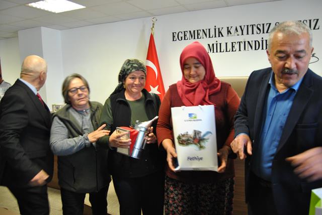 Fethiye’de Arıcılara Körük Dağıtıldı (10) (Copy)