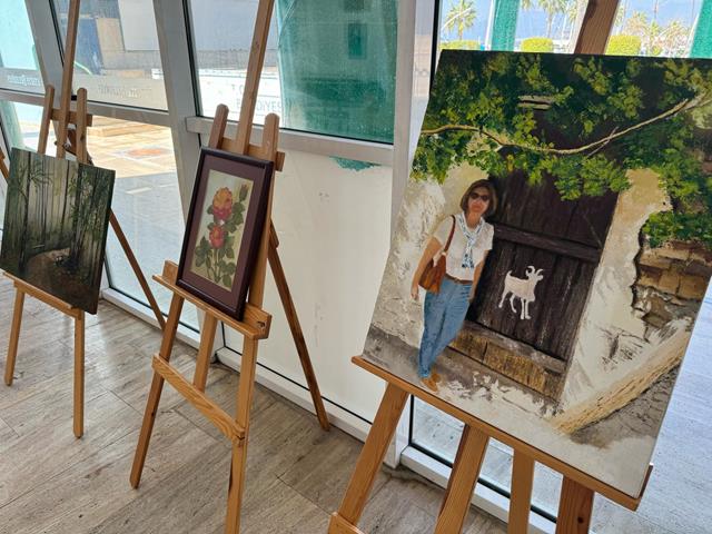 Kadınların Yaptığı Resimlerin Sergisi Göz Kamaştırdı (6) (Copy)