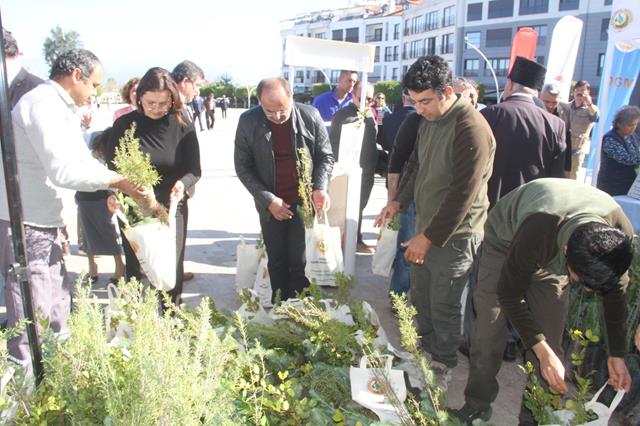 Şehitler Anısına Yeşeren Fidanlar (1) (Copy)