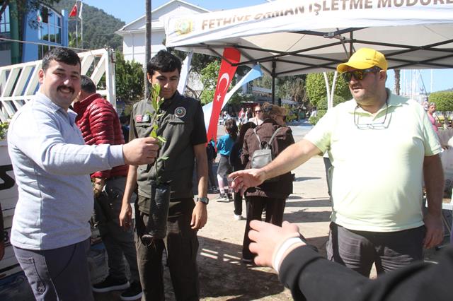 Şehitler Anısına Yeşeren Fidanlar (4) (Copy)