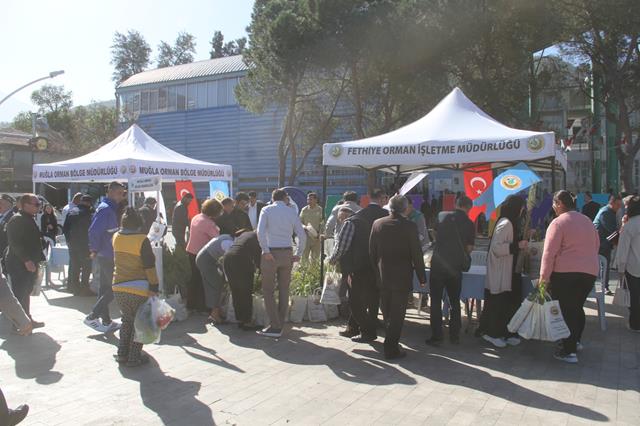 Şehitler Anısına Yeşeren Fidanlar (6) (Copy)