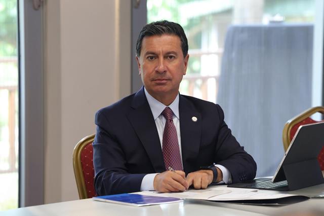Büyükşehir 22 Milyon Yerel Tohumu Toprakla Buluşturdu (1) (Copy)