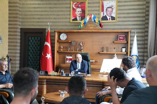 Dualı Çayırların Dev Adamı Seydikemerspor’a Transfer Oldu (2) (Copy)