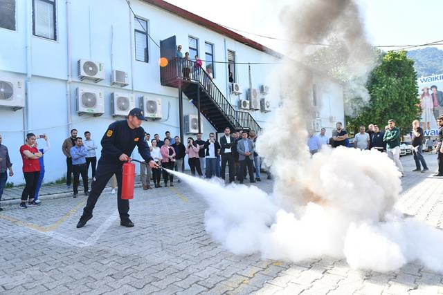 Fethiye Belediyesi Personeline Yangın Tatbikatı Ve Eğitim Verildi (4) (Copy)