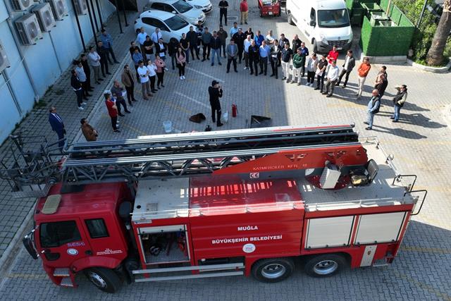 Fethiye Belediyesi Personeline Yangın Tatbikatı Ve Eğitim Verildi (7) (Copy)