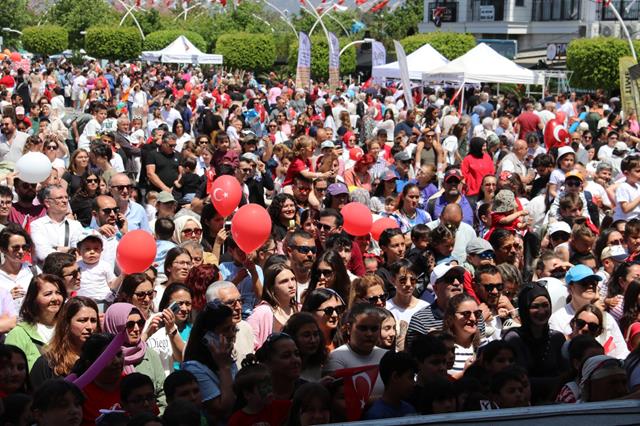 Fethiye'de 23 Nisan Kortej Ve Şöleni Büyük İlgi Gördü (19) (Copy)