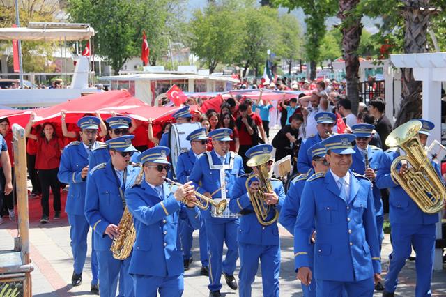 Fethiye'de 23 Nisan Kortej Ve Şöleni Büyük İlgi Gördü (4) (Copy)