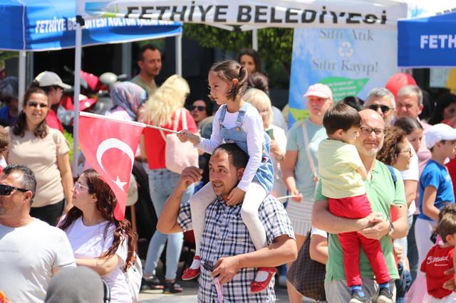 Fethiye'de 23 Nisan Kortej Ve Şöleni Büyük İlgi Gördü (9) (Copy)