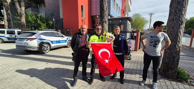 Fethiye’de 8 Yıl Görev Yapan Trafik Polisi Hayrullah Kılıç Emekli Oldu (5) (Copy)