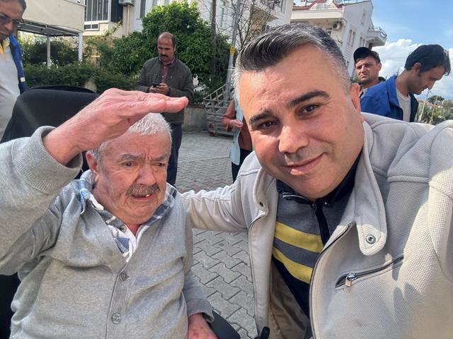 Fethiye’de Felç Geçiren Adama Akülü Sandalye Hediye Edildi (4) (Copy)