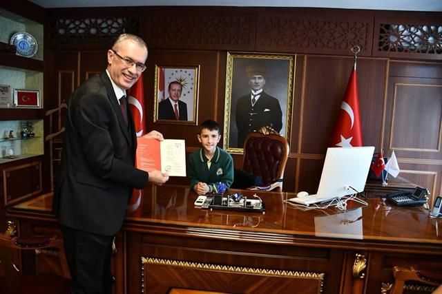 Fethiye’de Kaymakamlık Koltuğunu Öğrenciler Devraldı (1) (Copy)