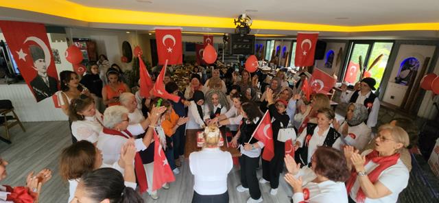 Kadın Efeler Derneği 1 Yaşında (4) (Copy)