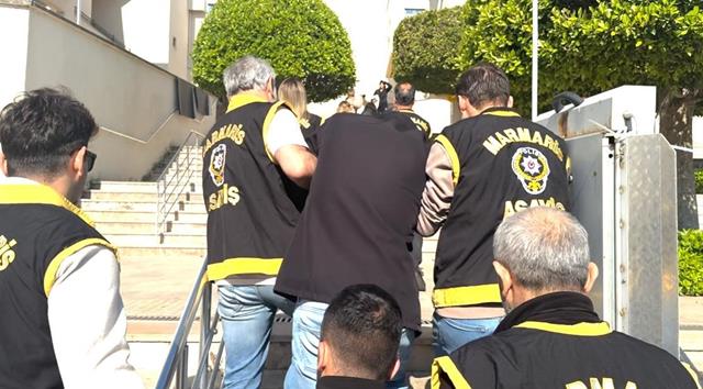 Marmaris'te Gazeteciye Saldırı Olayının Şüphelisi 5 Kişi Adliyeye Çıkarıldı (1) (Copy)