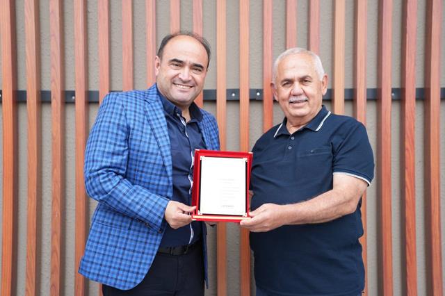 Başkan Akdenizli’den Emekli Olan Kara’ya Veda Yemeği (4) (Copy)