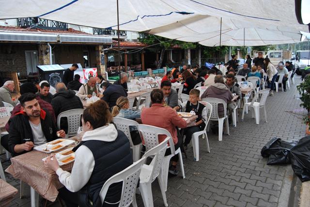 Çalış Boat Kooperatifi'nden 35. Yılı Sezon Açılış Yemeği (7) (Copy)