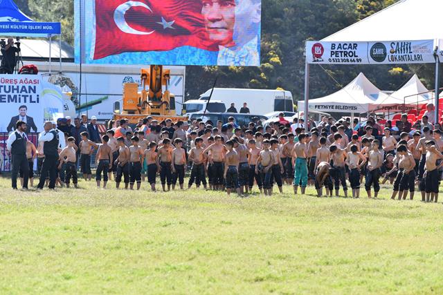 Fethiye Belediyesi 3. Mustafa Kiremitli Yağlı Güreşleri Coşkuyla Başladı (20) (Copy)