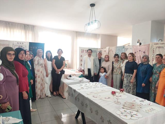 Fethiye Halk Eğitimi Merkezi’nden El Sanatları Sergisi (4) (Copy)
