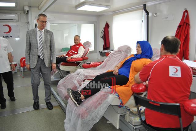 Fethiye Kaymakamlığı Kan Bağış Kampanyasına Yoğun İlgi (3) (Copy)