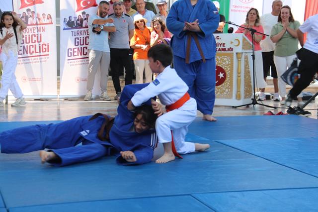 Fethiye’de 19 Mayıs Coşkusu Tören Ve Etkinliklerle Kutlandı (21) (Copy)