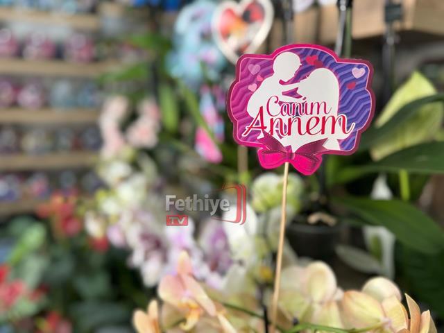 Fethiye’de Çiçekçiler Anneler Günü’ne Hazırlandı (7) (Copy)