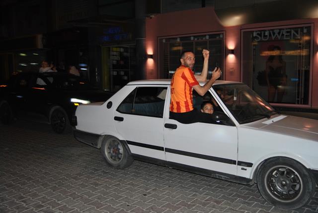 Fethiye’de Galatasaraylı Taraftarların Kupa Coşkusu (1) (Copy)