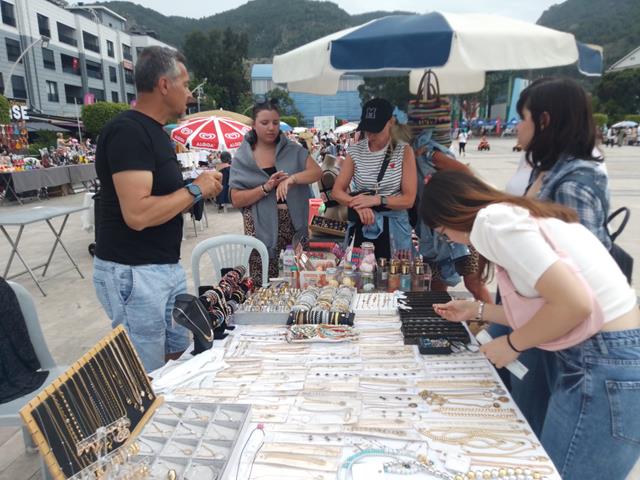 Fethiye'de Geleneksel Anneler Günü Kermesi Kuruldu (6) (Copy)